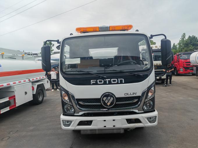 Front picture of Foton Ollin 4x2 Fuel Tanker Truck 5000L/5mÂ³ Oil Transport Truck Mobile Fuel Refueling Truck