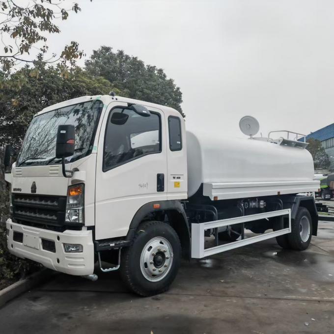 HOWO medium water tank truck for urban water transport and spraying