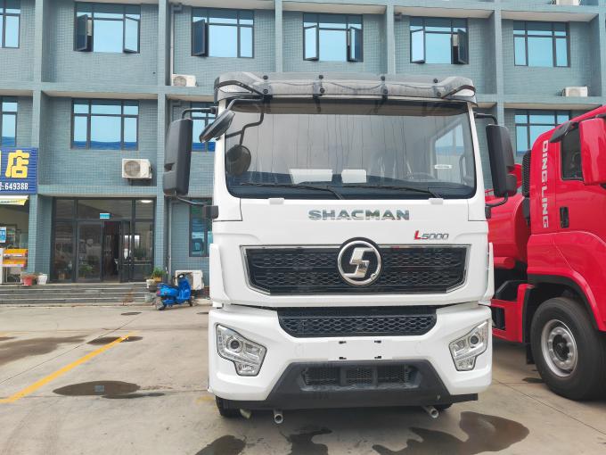 Front view of Shacman L5000 4x2 water tanker truck built by CLW Group