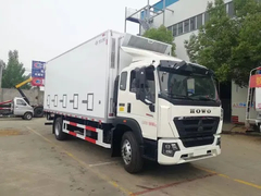 Sinotruck howo day-old baby transport truck